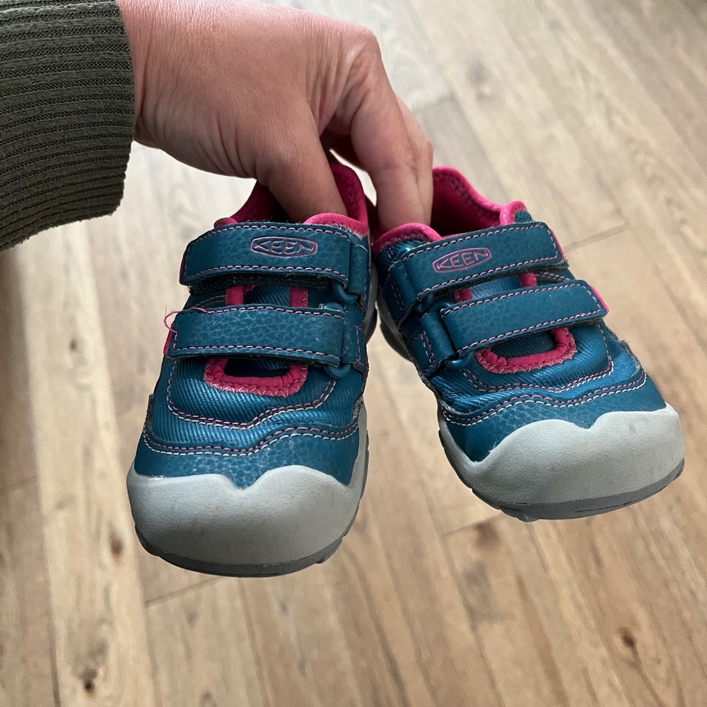COPY - toddler size 7 keens
